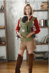 厚手の肩パッドと腰ベルトで、ラクラクの使い心地。